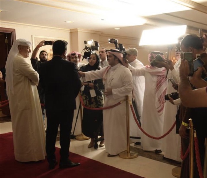 حاتم العراقي يتألق أمام الجمهور السعودي بالمنطقة الشرقية حاتم العراقي يتألق أمام الجمهور السعودي بالمنطقة الشرقية