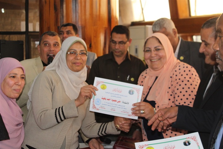معلمو شرق القاهرة تكرم 200 معلم متميز وتنظم لهم يوم ترفيهي بشاطئ الفيروز بالإسماعيلية
