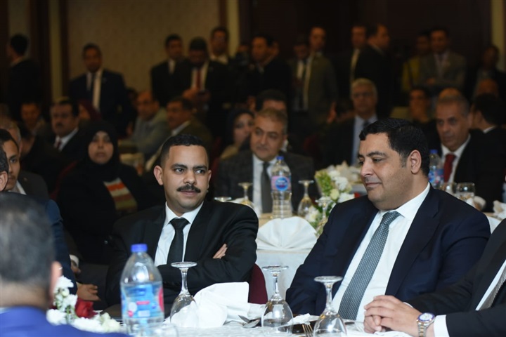 بالصور.. أمانة المهنين بـ"مستقبل وطن" تنظم المؤتمر الأول لها بحضور وكيل مجلس النواب وقيادات الحزب بالصور.. أمانة المهنين بـ"مستقبل وطن" تنظم المؤتمر الأول لها بحضور وكيل مجلس النواب وقيادات الحزب