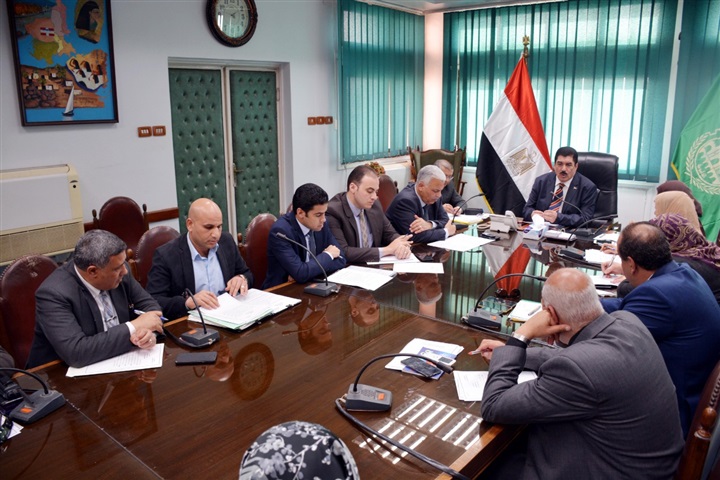 محافظ القليوبية يناقش اللائحة الجديدة للإدارة الإعلانات بالمحافظة 
