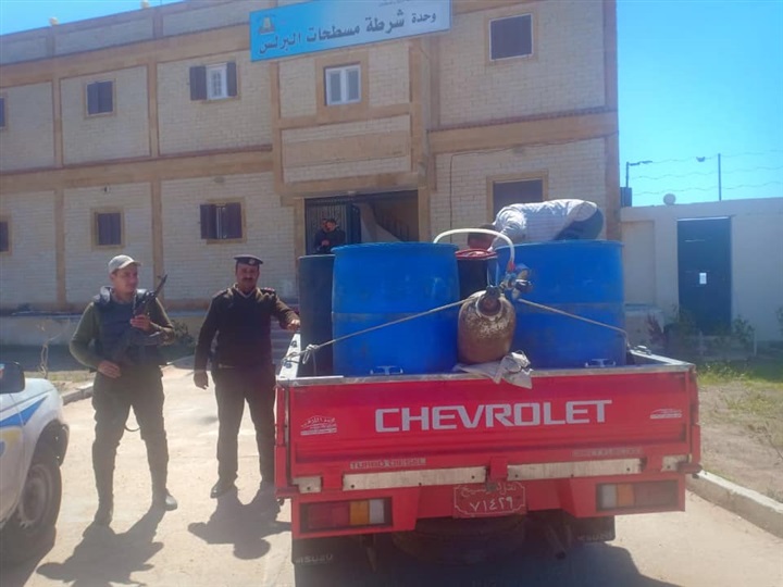 بالصور.. ضبط سيارة محملة بـ 70 ألف وحدة زريعة أسماك بكفر الشيخ