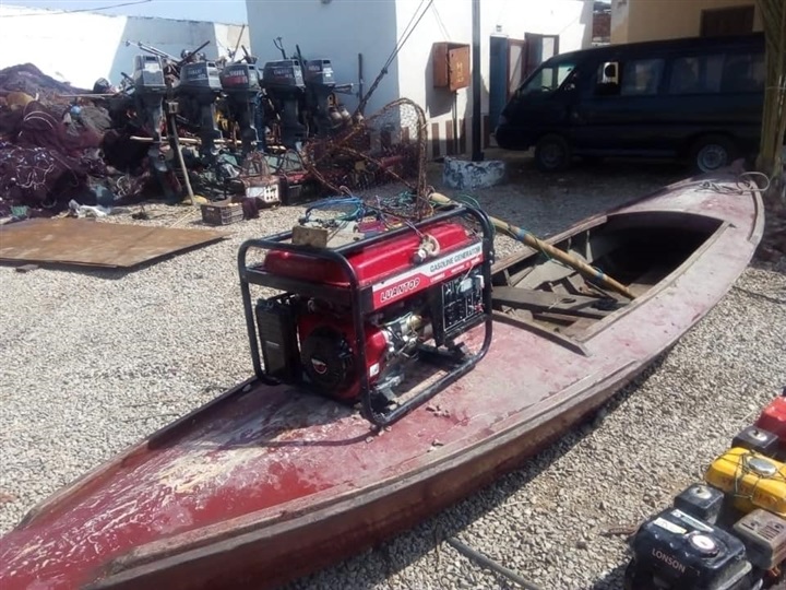 بالصور.."شرطة المسطحات" تضبط 30 قضية تعديات علي بحيرة البرلس