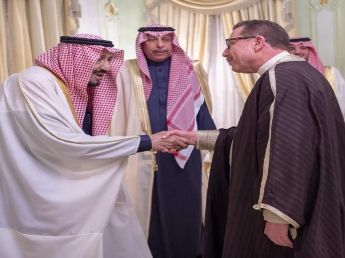 خادم الحرمين يستقبل رئيس مجلس نواب الشعب بتونس ووزير الشؤون الدينية وعدداً من أئمة المساجد