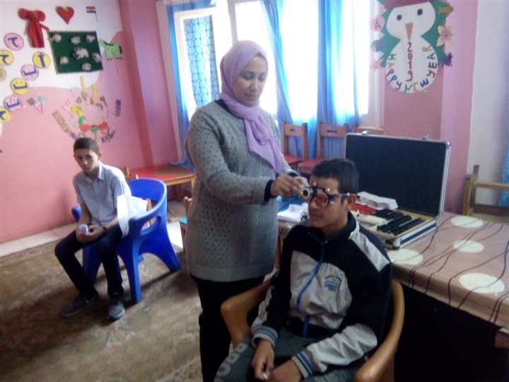 بالصور..التضامن وصناع الخير وأوركيديا يوقعوا الكشف على 224 طفل ومسن ببني سويف