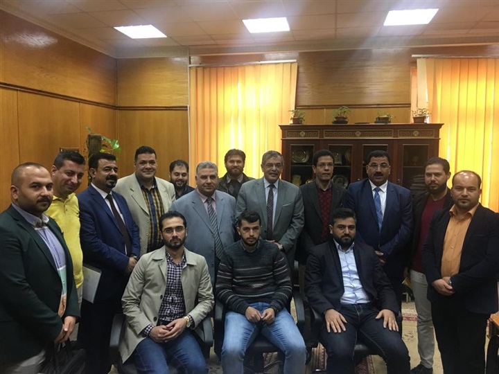 نائب رئيس جامعة بنها يلتقى وفدا من الطلاب العراقيين