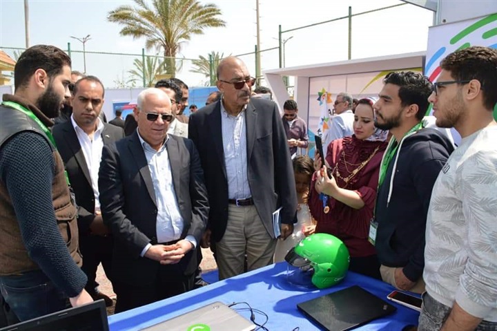بالصور.. محافظ بورسعيد  يفتتح "ملتقي بورسعيد للتوظيف" لتوفير 2000 فرصة عمل 