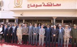 محافظ سوهاج يقتصر فعاليات العيد القومي بوضع إكليل الزهور على النصب التذكاري 