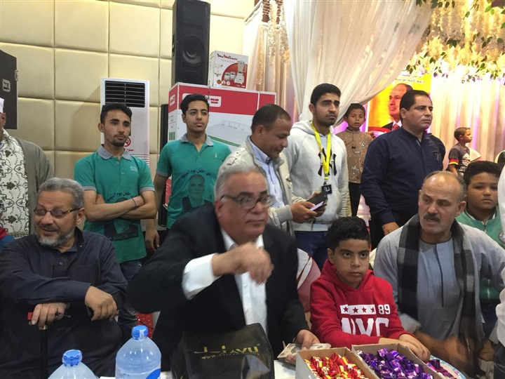 عمدة المصريين بفرنسا يحتفل بيوم اليتيم في المنيا 