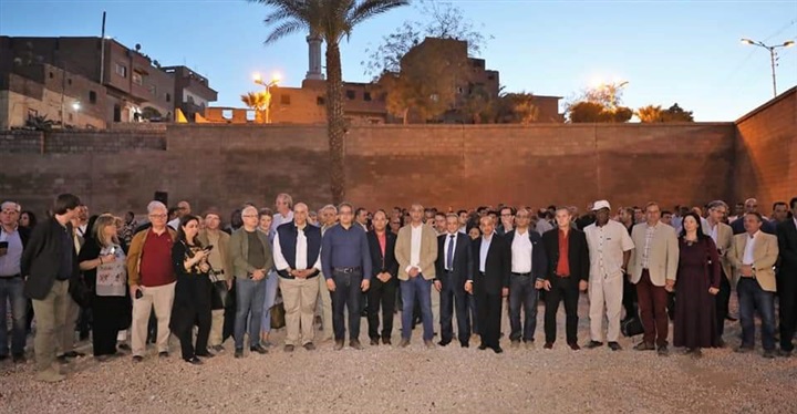 ترميم تمثال رمسيس الثاني بأخميم ترميم تمثال رمسيس الثاني بأخميم