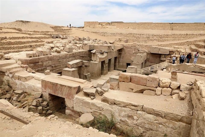 مشروع تطوير منطقة آثار أبيدوس وافتتاح مشروع خفض منسوب المياه الجوفية بالأوزيريون مشروع تطوير منطقة آثار أبيدوس وافتتاح مشروع خفض منسوب المياه الجوفية بالأوزيريون
