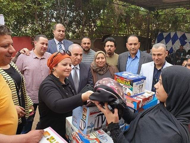 رئيس مدينة القناطر الخيرية تفتتح معرض جهاز للعروسة 
