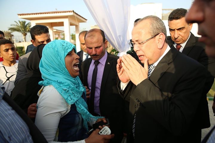 بالصور.. محافظ كفر الشيخ يستمع لشكاوى المواطنين ويوجه بحلها فورًا