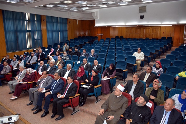 محافظ القليوبية يستعرض الاستعدادات النهائية للاستفتاء على التعديلات الدستورية محافظ القليوبية يستعرض الاستعدادات النهائية للاستفتاء على التعديلات الدستورية