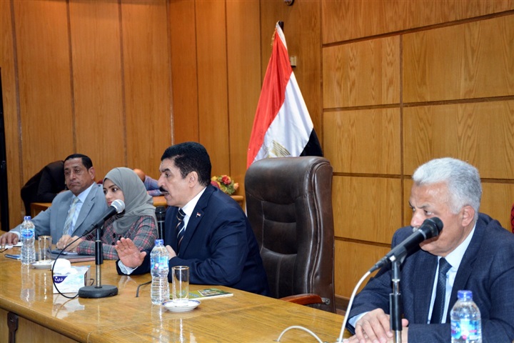 محافظ القليوبية يستعرض الاستعدادات النهائية للاستفتاء على التعديلات الدستورية محافظ القليوبية يستعرض الاستعدادات النهائية للاستفتاء على التعديلات الدستورية
