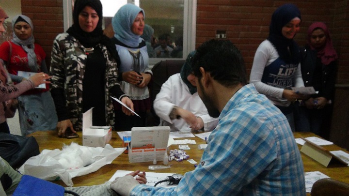 "100مليون صحة" تستكمل إجراء التحاليل الطبية بكليات جامعة المنيا
