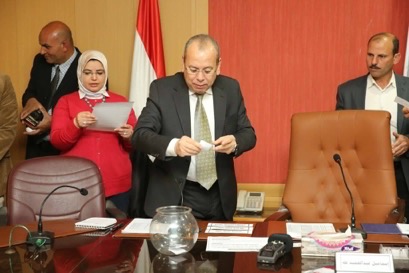 شاهد.. محافظ كفر الشيخ يعلن أسماء الفائزين بقرعة الحج للعاملين بالديوان العام والوحدات المحلية