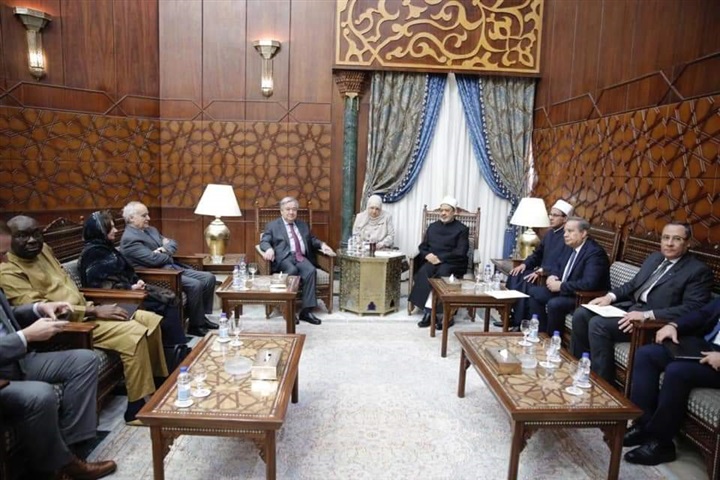 بدء لقاء فضيلة الإمام الأكبر والأمين العام للأمم المتحدة بدء لقاء فضيلة الإمام الأكبر والأمين العام للأمم المتحدة