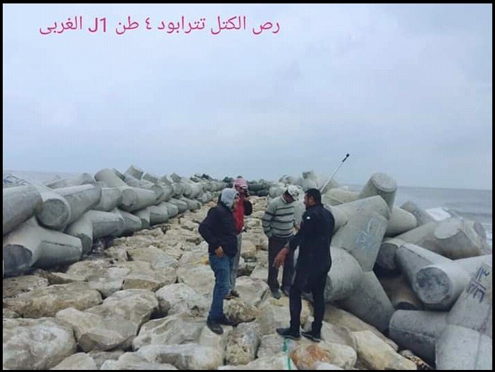 بالصور.. محافظ كفر الشيخ يتلقي تقريرًا بإنجازات الري والموار المائية