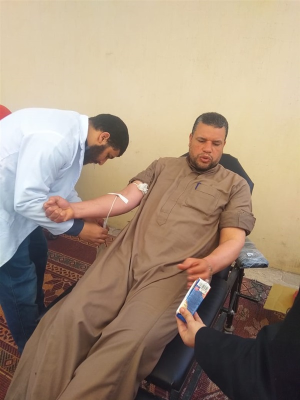 بالصور..إقبال كبير من المواطنين علي حملة التبرع بالدم في كفر الشيخ
