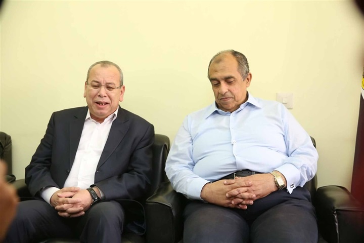 بالصور.. محافظ كفر الشيخ يستقبل وزير الزراعة بمحطة البحوث الزراعية بسخا