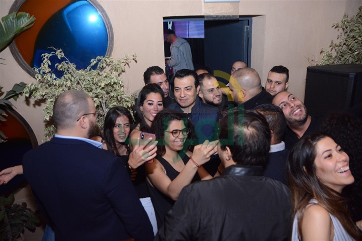 بالصور.. إيهاب توفيق يشعل حفل "cairo Jazz Club" بحضور نجوم الفن والمشاهير بالصور.. إيهاب توفيق يشعل حفل "cairo Jazz Club" بحضور نجوم الفن والمشاهير