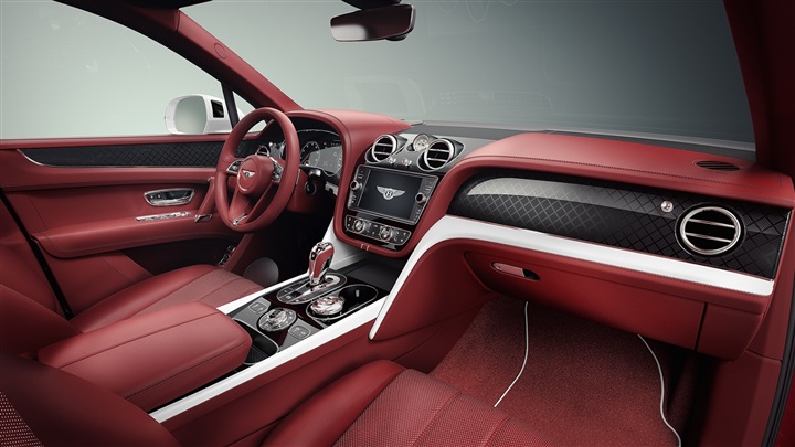 مركبة Bentayga V8 Design Series تحظى بتصميم عصري يناسب شخصيتها الديناميكية مركبة Bentayga V8 Design Series تحظى بتصميم عصري يناسب شخصيتها الديناميكية