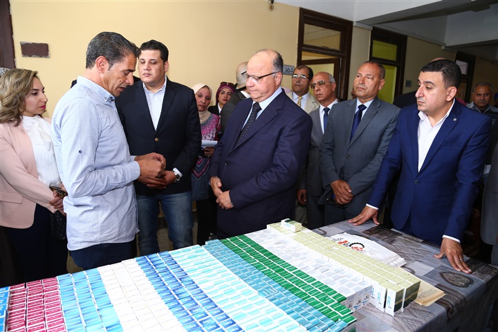 بحضور محافظ القاهرة صناع الخير والمصرية للغات يوقعان الكشف على 920 تلميذ