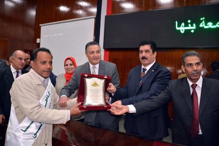 تكريم 148 من الأمهات المثاليات والعاملين بجامعة بنها 