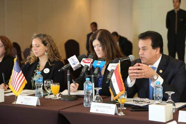 وزير التعليم العالى يبحث آليات التعاون العلمى والبحثى مع وفد رفيع المستوى من الجامعات الأمريكية