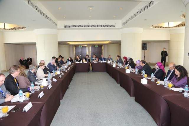 وزير التعليم العالى يبحث آليات التعاون العلمى والبحثى مع وفد رفيع المستوى من الجامعات الأمريكية