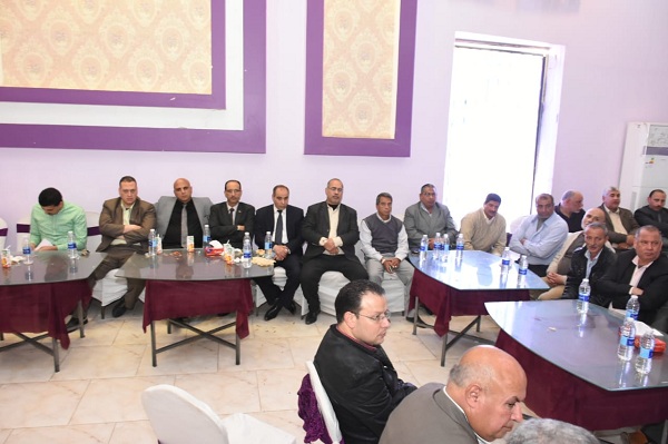 محافظ الشرقية يلتقي العاملين بمراكز ديرب نجم والقنايات والإبراهيمية ويقرر إحالة وقائع الفساد للنيابة العامة
