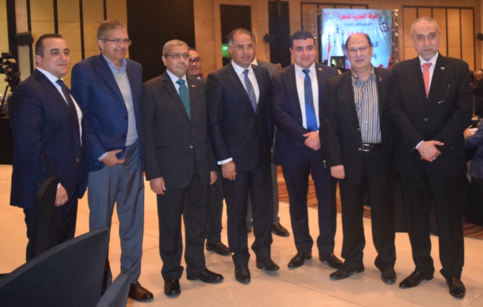 تجار غرفة القاهرة يؤيدون التعديلات الدستورية من أجل الاستقرار تجار غرفة القاهرة يؤيدون التعديلات الدستورية من أجل الاستقرار