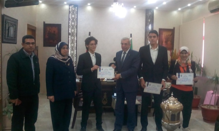 طالبين بالقليوبية يبتكران جهازا لمعالجة المخلفات وانتاج الطاقة والهيدروجين