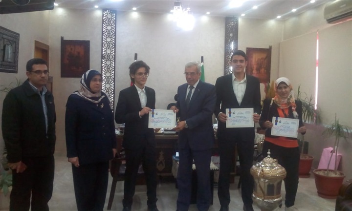 طالبين بالقليوبية يبتكران جهازا لمعالجة المخلفات وانتاج الطاقة والهيدروجين