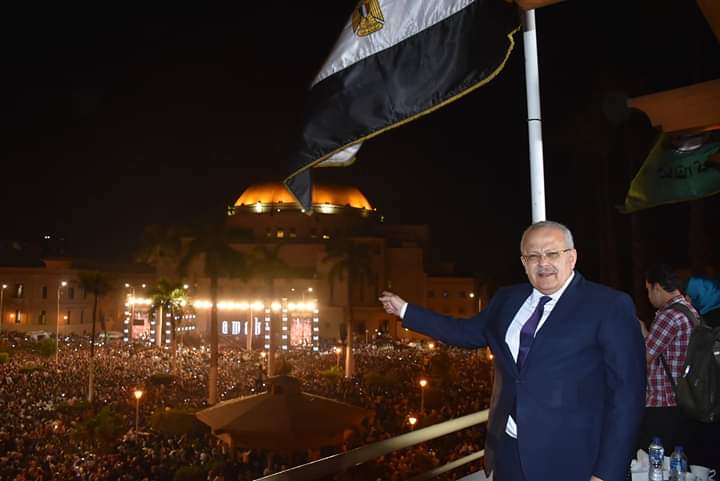 بحضور متعب ونجوم مسرح مصر.. حماقي يشعل حماس طلاب جامعة القاهرة بحفله الغنائي (صور) بحضور متعب ونجوم مسرح مصر.. حماقي يشعل حماس طلاب جامعة القاهرة بحفله الغنائي (صور)