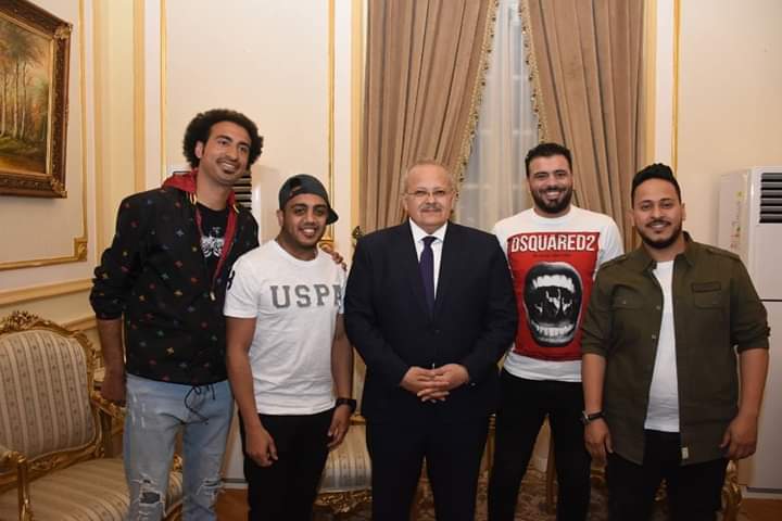 بحضور متعب ونجوم مسرح مصر.. حماقي يشعل حماس طلاب جامعة القاهرة بحفله الغنائي (صور) بحضور متعب ونجوم مسرح مصر.. حماقي يشعل حماس طلاب جامعة القاهرة بحفله الغنائي (صور)