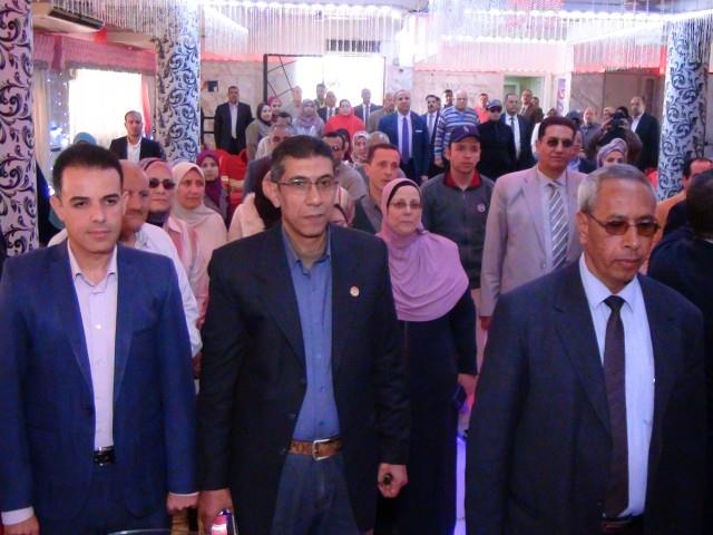 "شاهين" يكرم رواد التعليم وحملة الدكتوراه والمثاليين من المعلمين