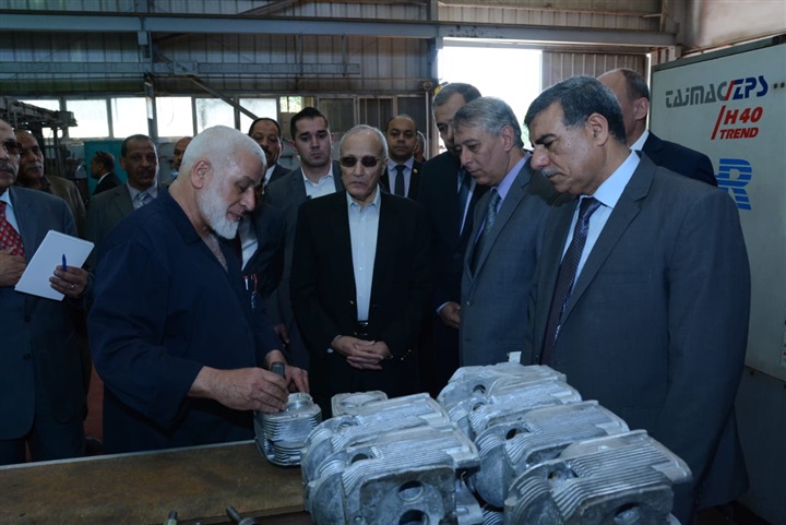بالصور.. «العصار» يزور مصنع «909 الحربي» بالصور.. «العصار» يزور مصنع «909 الحربي»