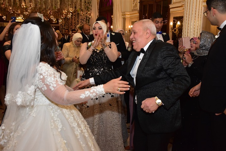 الليثي ومتقال وصافينار في زفاف نجلة اللواء محمد وهبه مساعد وزير الدخلية الأسبق الليثي ومتقال وصافينار في زفاف نجلة اللواء محمد وهبه مساعد وزير الدخلية الأسبق