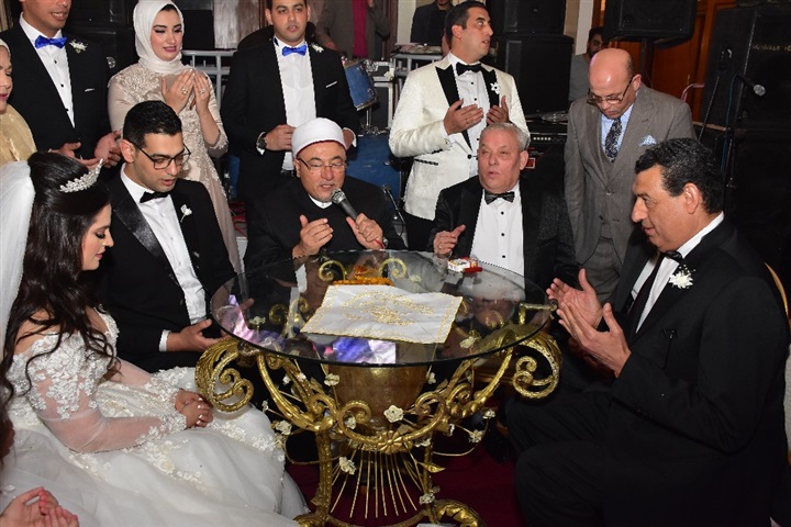 الليثي ومتقال وصافينار في زفاف نجلة اللواء محمد وهبه مساعد وزير الدخلية الأسبق الليثي ومتقال وصافينار في زفاف نجلة اللواء محمد وهبه مساعد وزير الدخلية الأسبق