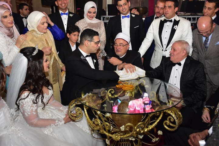 الليثي ومتقال وصافينار في زفاف نجلة اللواء محمد وهبه مساعد وزير الدخلية الأسبق الليثي ومتقال وصافينار في زفاف نجلة اللواء محمد وهبه مساعد وزير الدخلية الأسبق