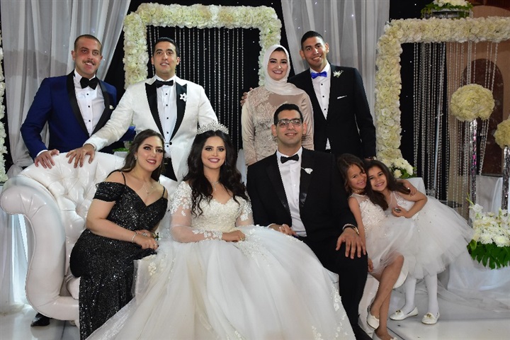 الليثي ومتقال وصافينار في زفاف نجلة اللواء محمد وهبه مساعد وزير الدخلية الأسبق الليثي ومتقال وصافينار في زفاف نجلة اللواء محمد وهبه مساعد وزير الدخلية الأسبق