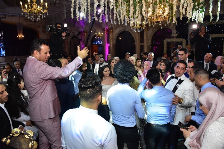 الليثي ومتقال وصافينار في زفاف نجلة اللواء محمد وهبه مساعد وزير الدخلية الأسبق الليثي ومتقال وصافينار في زفاف نجلة اللواء محمد وهبه مساعد وزير الدخلية الأسبق