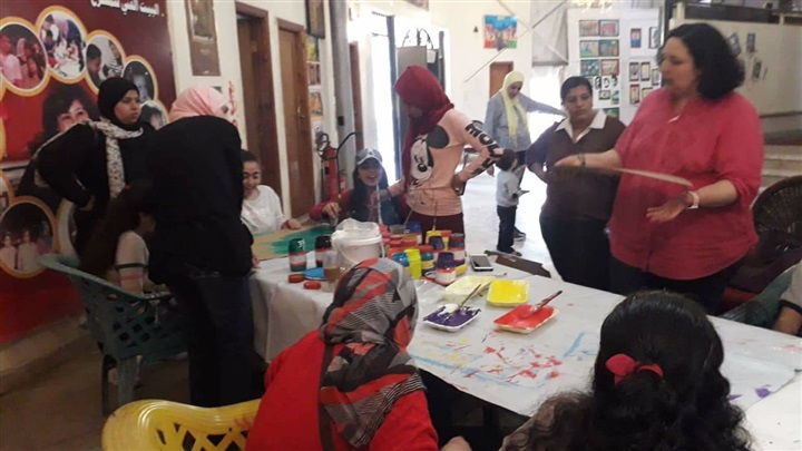 بالصور.. ورشة "وجوه إفريقية" ترسم مناضلي إفريقيا لفرقة الشمس بالحديقة الدولية بالصور.. ورشة "وجوه إفريقية" ترسم مناضلي إفريقيا لفرقة الشمس بالحديقة الدولية