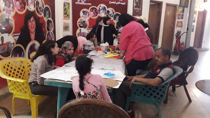 بالصور.. ورشة "وجوه إفريقية" ترسم مناضلي إفريقيا لفرقة الشمس بالحديقة الدولية بالصور.. ورشة "وجوه إفريقية" ترسم مناضلي إفريقيا لفرقة الشمس بالحديقة الدولية