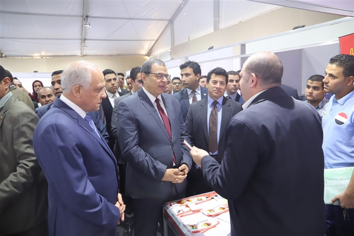 بدعم الغرفة التجارية افتتاح ملتقى التوظيف بمحافظة الجيزة
