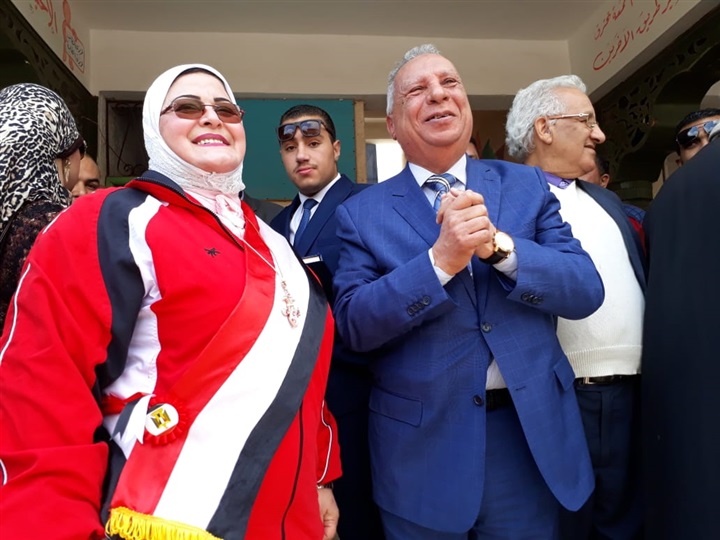 بالصور..مستقبل وطن يتقدم الصفوف وإقبال كثيف على لجان الاستفتاء بكفرالشيخ خاصة من النساء والشباب