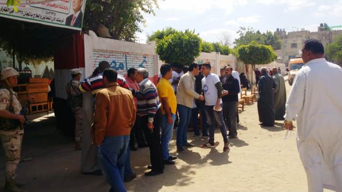 بالصور.. إقبال كثيف من المواطنين بالشرقية على لجان الإستفتاء للمشاركة فى التعديلات الدستورية