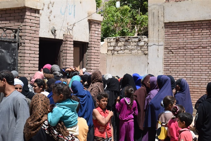 بالصور: إقبال كبير على التصويت بلجان مركز أبوقرقاص بالمنيا