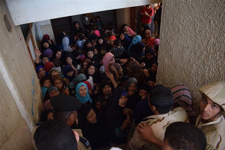 بالصور: إقبال كبير على التصويت بلجان مركز أبوقرقاص بالمنيا